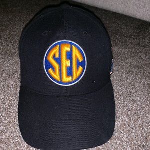 VINTAGE SEC HAT WITH COLLEGES SOUTHEASTERN CONF